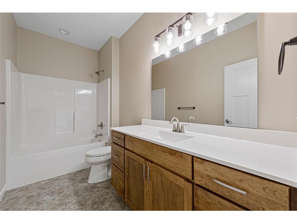 611 Northwood Place Janesville MN 56048 6782623 image21