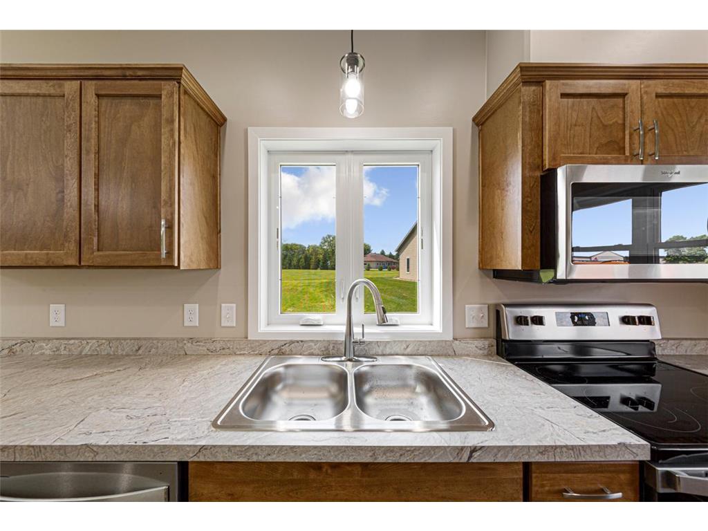 611 Northwood Place Janesville MN 56048 6782623 image8