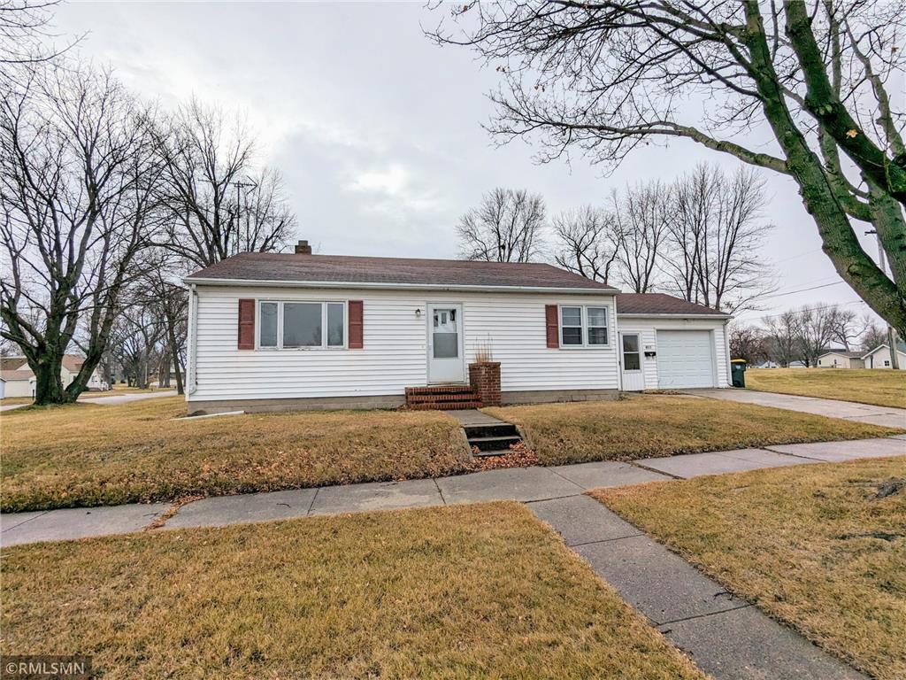 611 Park Avenue E, Olivia, MN, 56277 MLS 6469162 Edina Realty