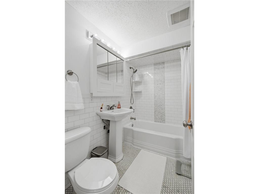 6116 Upton Avenue S Minneapolis MN 55410 7103937 image21
