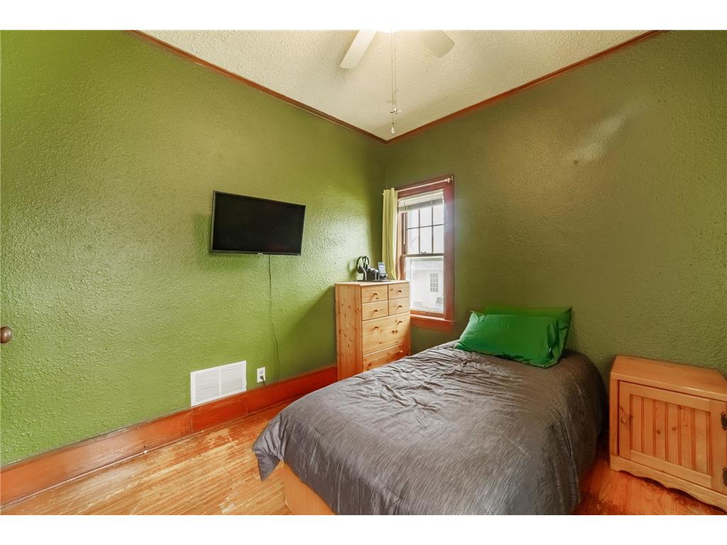 612 W Brooks Street Arlington MN 55307 7061399 image11