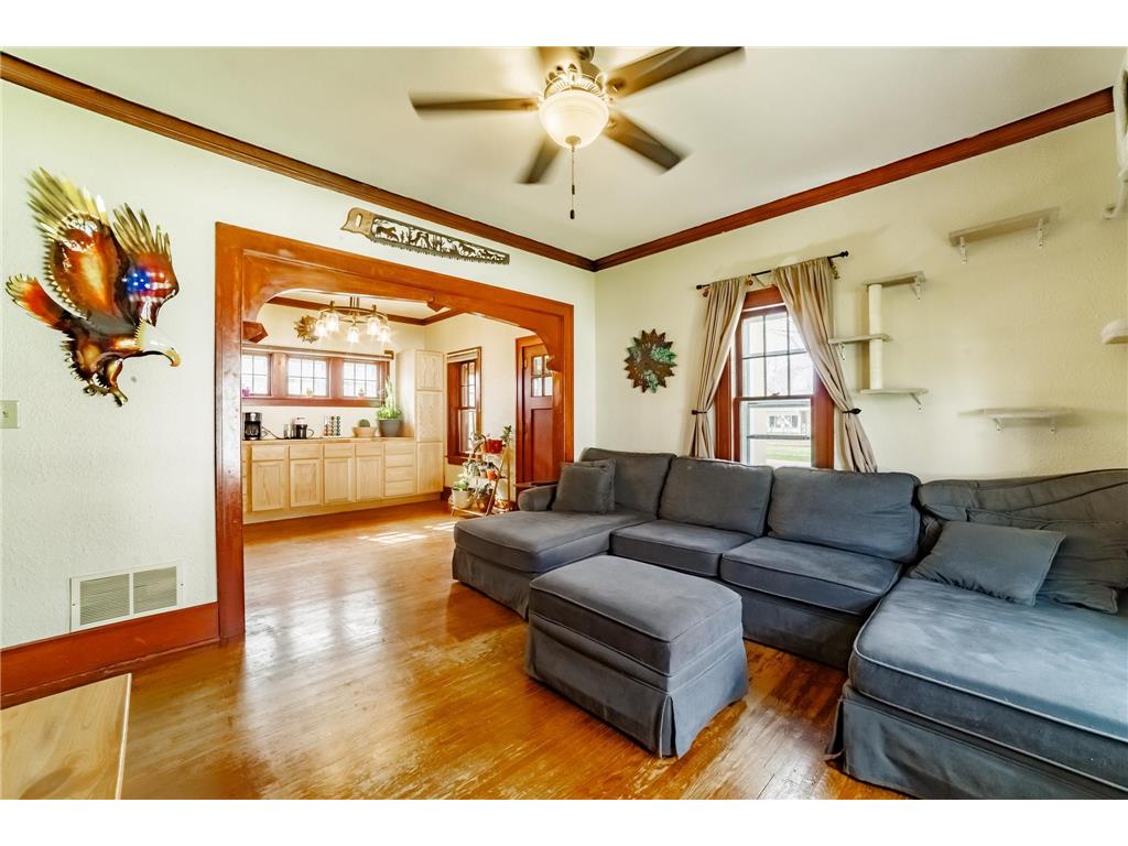 612 W Brooks Street Arlington MN 55307 7061399 image3
