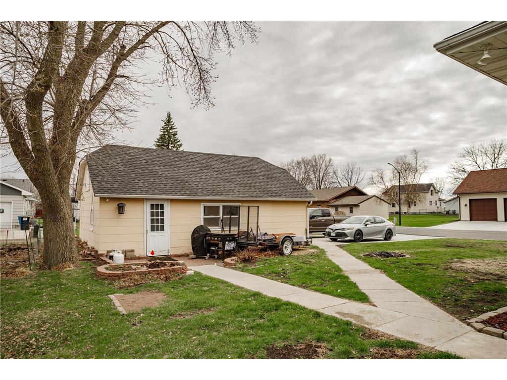 612 W Brooks Street Arlington MN 55307 7061399 image30