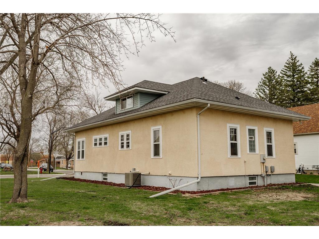 612 W Brooks Street Arlington MN 55307 7061399 image34