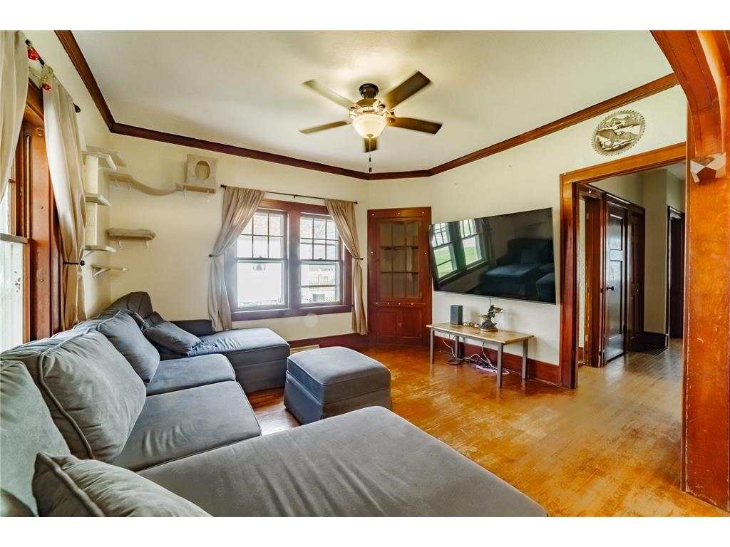 612 W Brooks Street Arlington MN 55307 7061399 image4