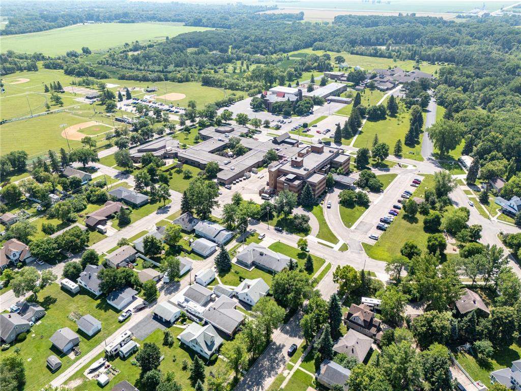 612 Walsh Street Crookston MN 56716 6761668 image38