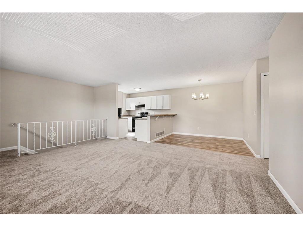 6123 78th Avenue N Brooklyn Park MN 55443 7097243 image3
