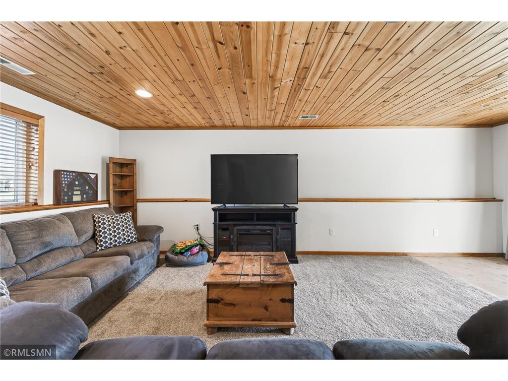 6124 258th Street Wyoming MN 55092 7075135 image27