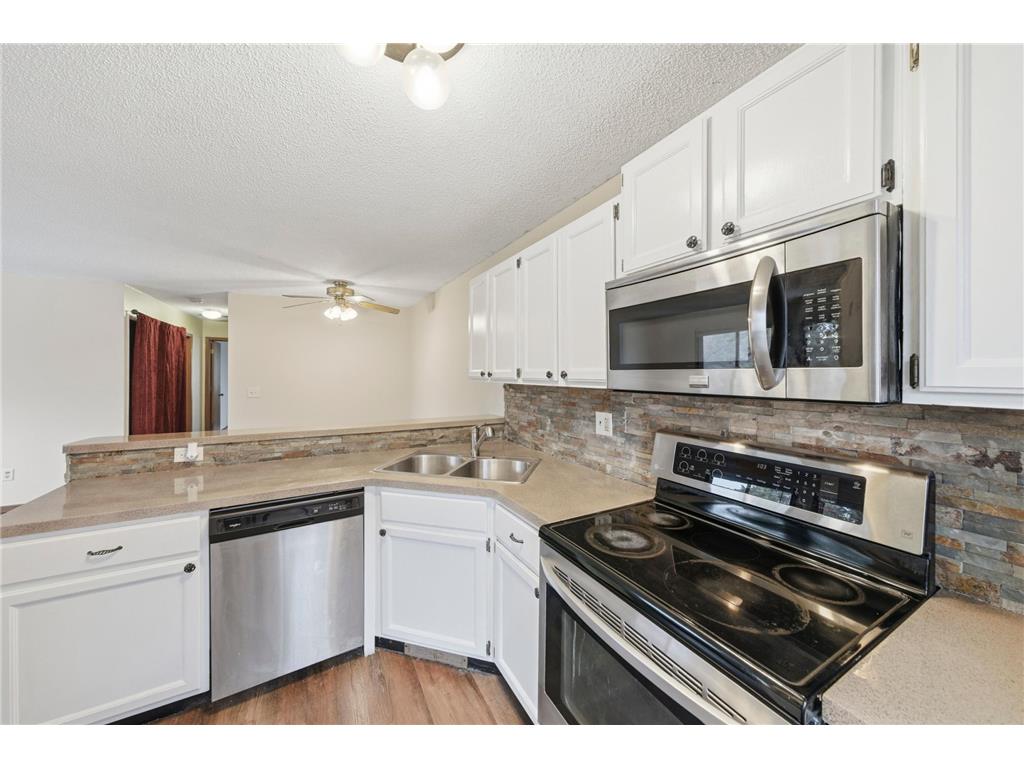 6129 78th Avenue N Brooklyn Park MN 55443 7020269 image1