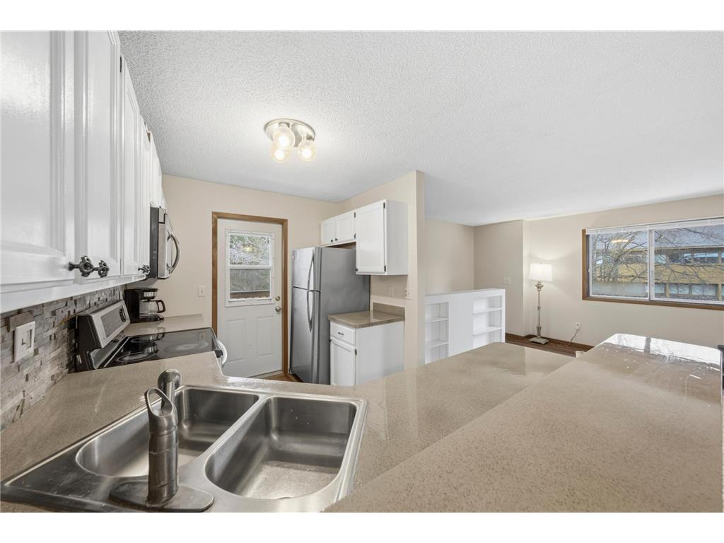 6129 78th Avenue N Brooklyn Park MN 55443 7020269 image2