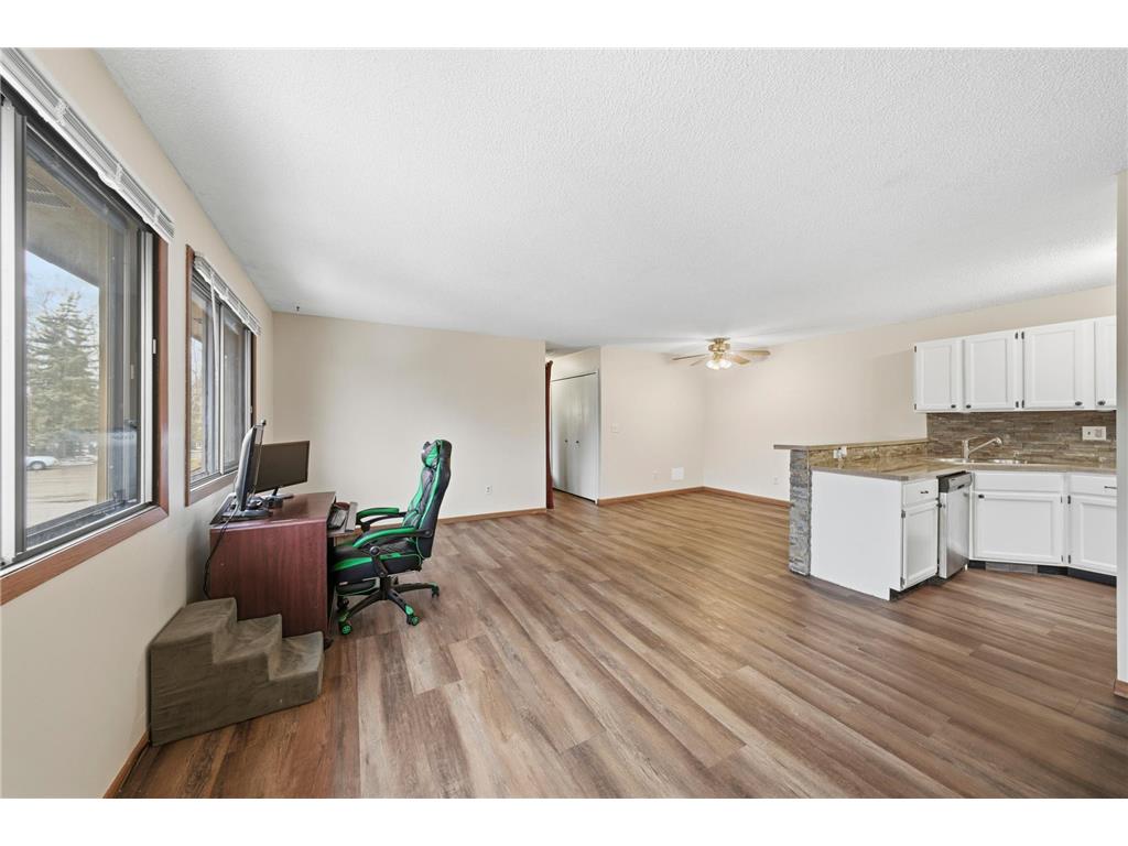 6129 78th Avenue N Brooklyn Park MN 55443 7020269 image4