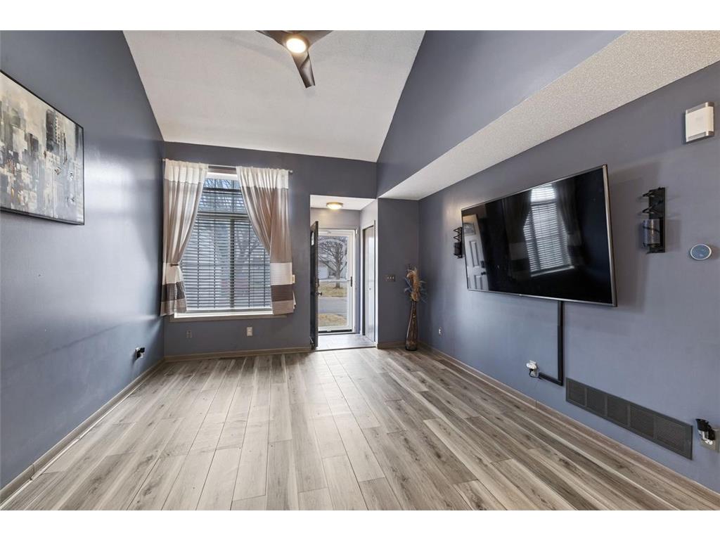 6129 Tahoe Circle #B Woodbury MN 55125 7027460 image3