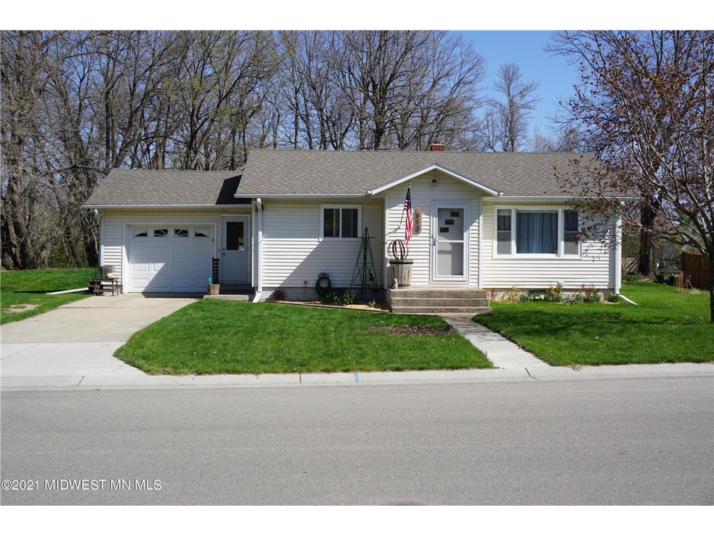 613 1st Avenue SE, Pelican Rapids, MN 56572 MLS 6064893 Edina Realty