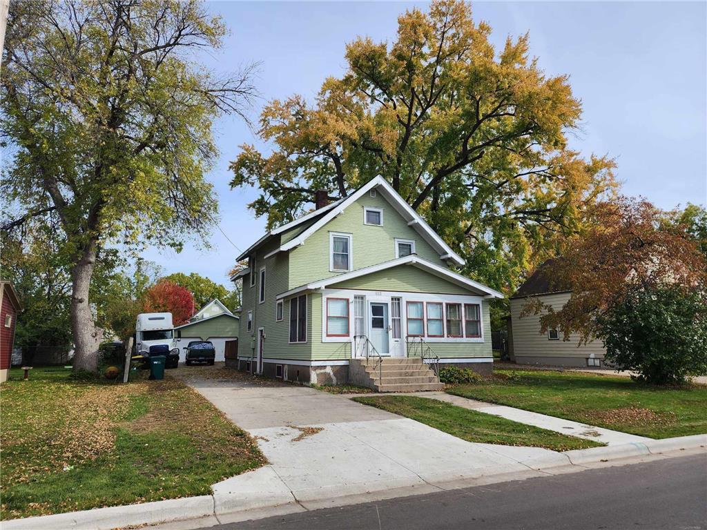 613 2nd Street SE Willmar MN 56201 6449876 image1