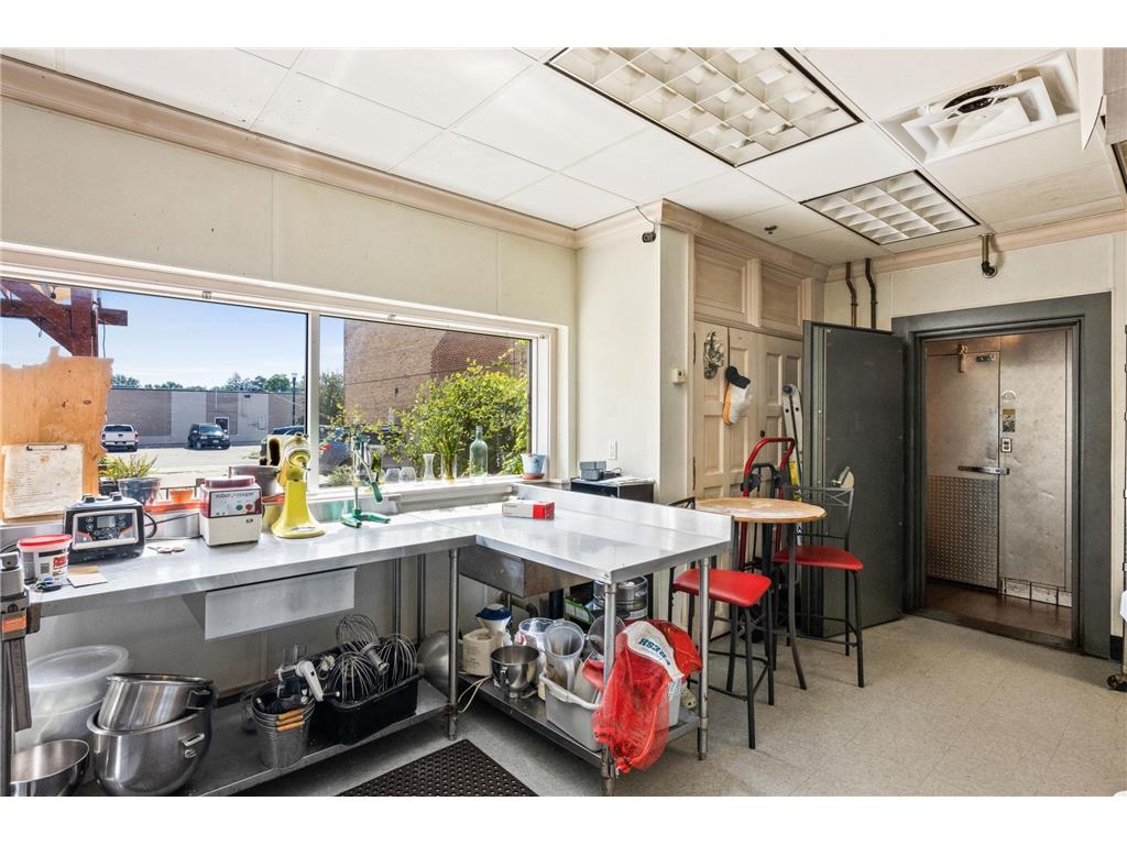 613 Broadway Street Alexandria MN 56308 6751276 image37