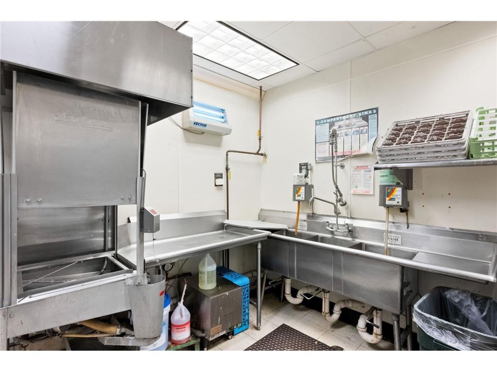 613 Broadway Street Alexandria MN 56308 6751276 image49