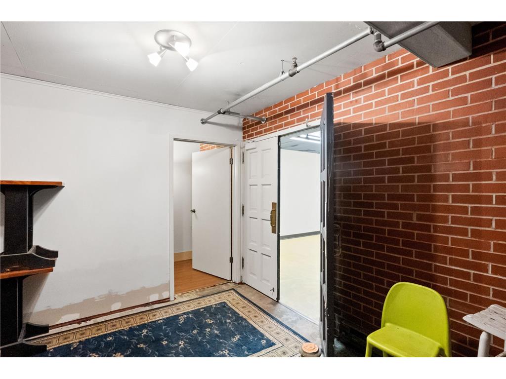 613 Broadway Street Alexandria MN 56308 6751276 image74