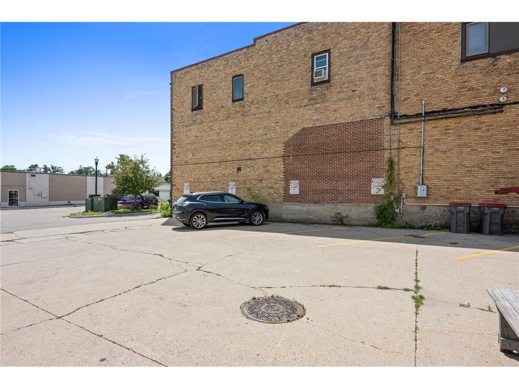 613 Broadway Street Alexandria MN 56308 6751276 image77