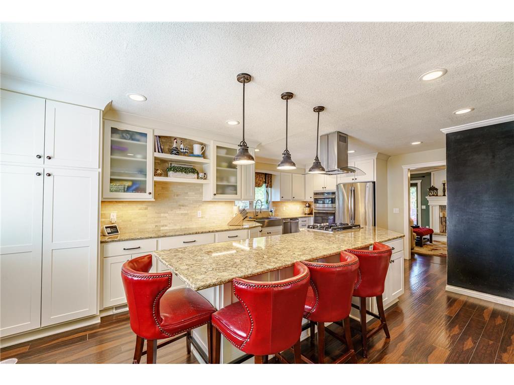 613 Chicago Drive Burnsville MN 55306 7064189 image3