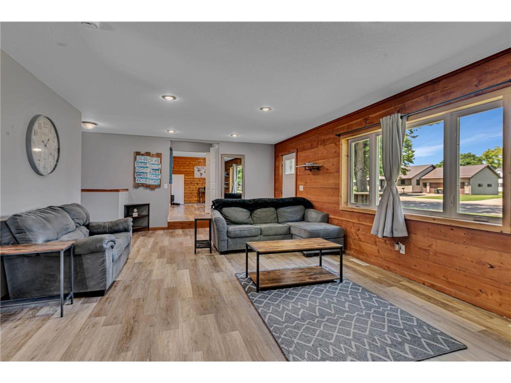 613 E Elm Avenue Olivia MN 56277 7104721 image12