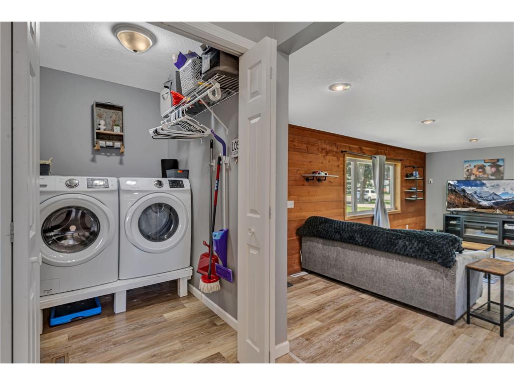 613 E Elm Avenue Olivia MN 56277 7104721 image25