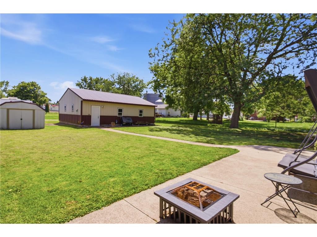 613 E Elm Avenue Olivia MN 56277 7104721 image3