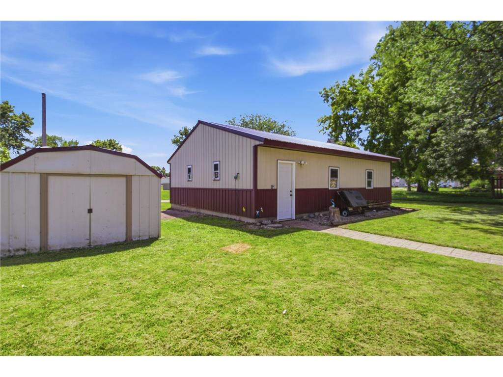 613 E Elm Avenue Olivia MN 56277 7104721 image38