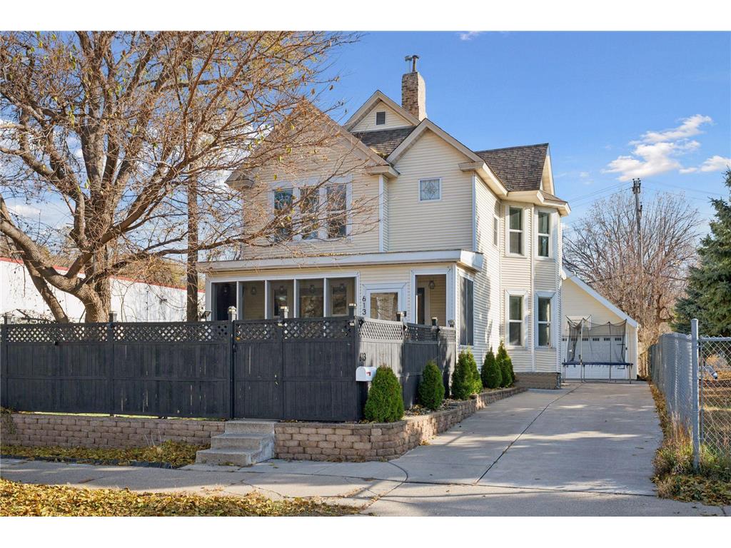 613 Harrison Street NE Minneapolis MN 55413 7020283 image1