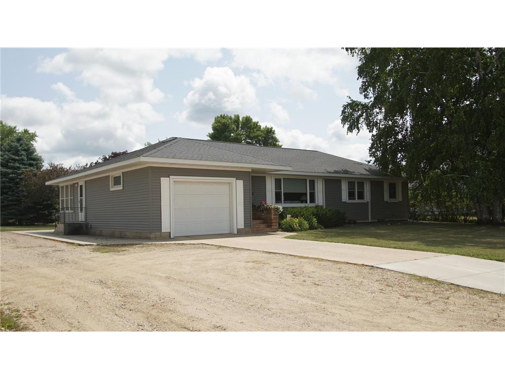 613 Lakeland Drive SE Willmar MN 56201 6403835 image1