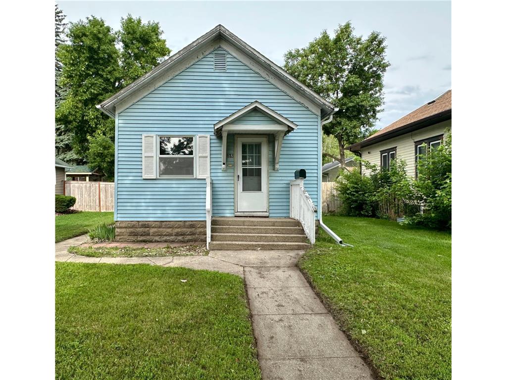613 N Cedar Street Luverne MN 56156 6740297 image1