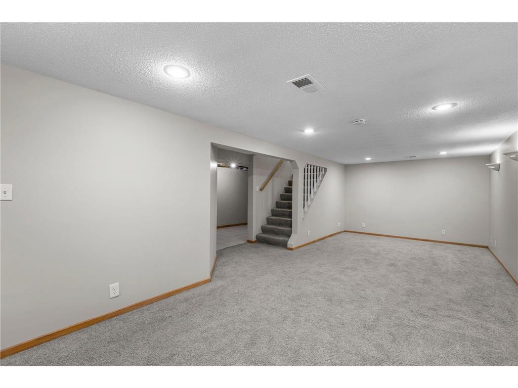 6133 Garbe Avenue Woodbury MN 55125 7108145 image24