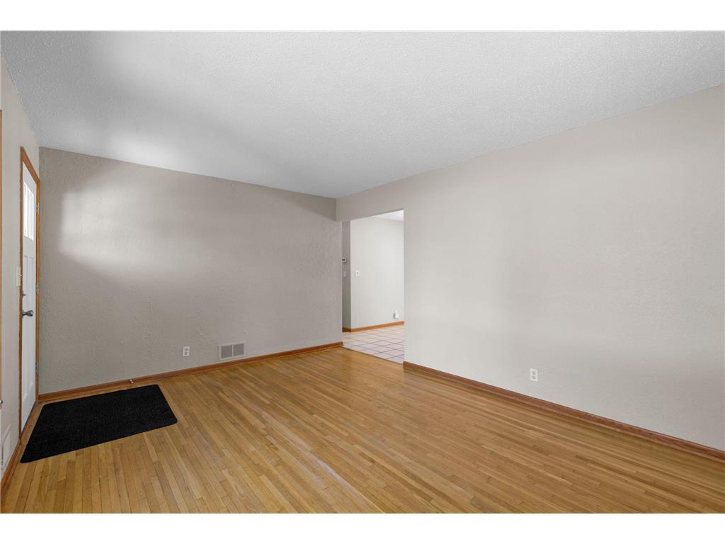 6133 Garbe Avenue Woodbury MN 55125 7108145 image6
