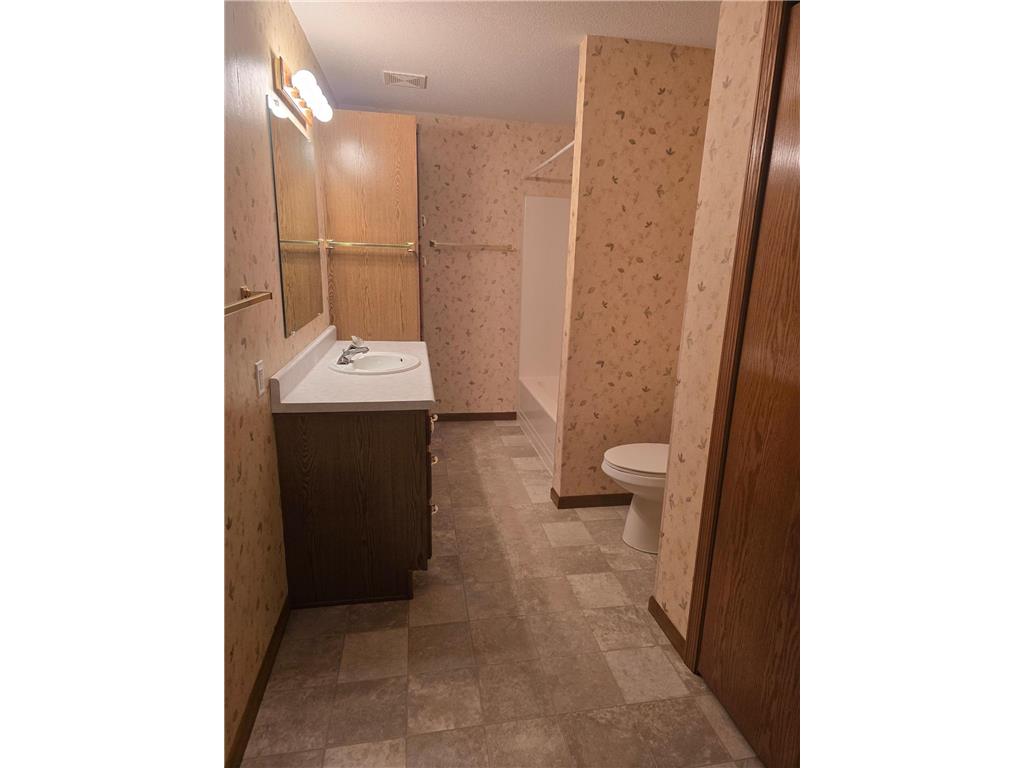 614 11th Street N Mountain Lake MN 56159 7047589 image24