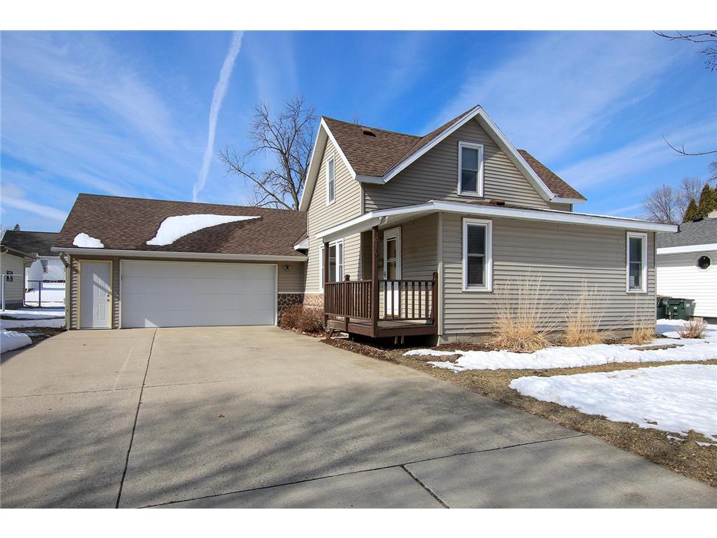 614 Elm Street NE Hutchinson MN 55350 7028180 image1