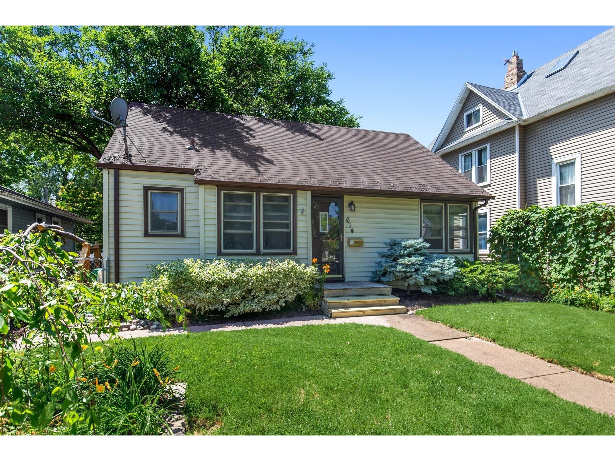 614 Fillmore Street NE, Minneapolis, MN 55413 MLS 6012828 Edina Realty