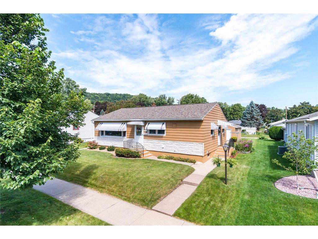 614 S 1st Street La Crescent MN 55947 6773502 image1