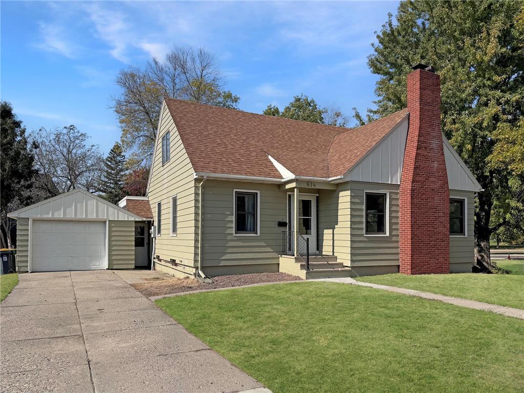 614 S 4th Street Marshall MN 56258 6616126 image1