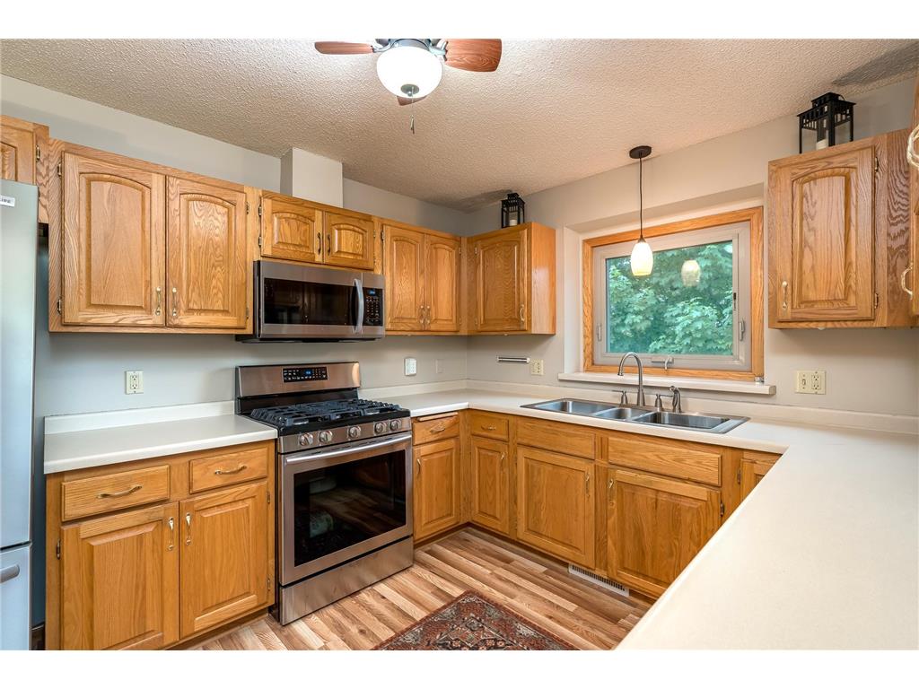614 W Allyn Street Janesville MN 56048 7045118 image4