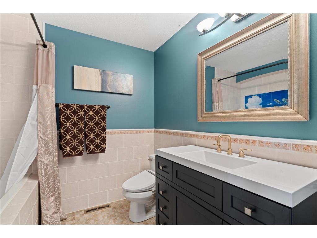 615 1st Avenue NW Osseo MN 55369 7002284 image13