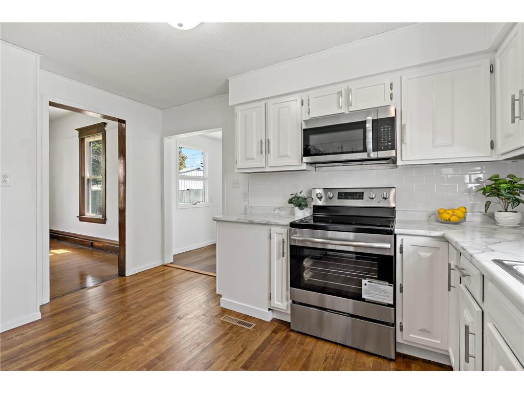 615 1st Street Kenyon MN 55946 7072628 image11