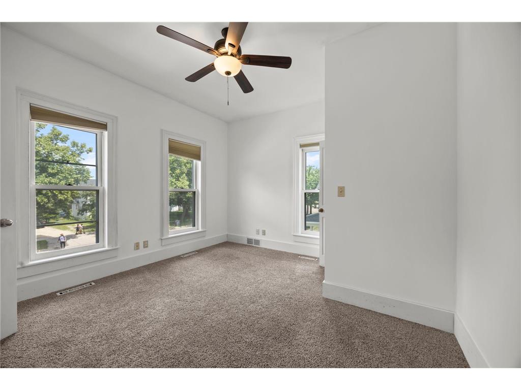615 1st Street NW Faribault MN 55021 7084449 image17