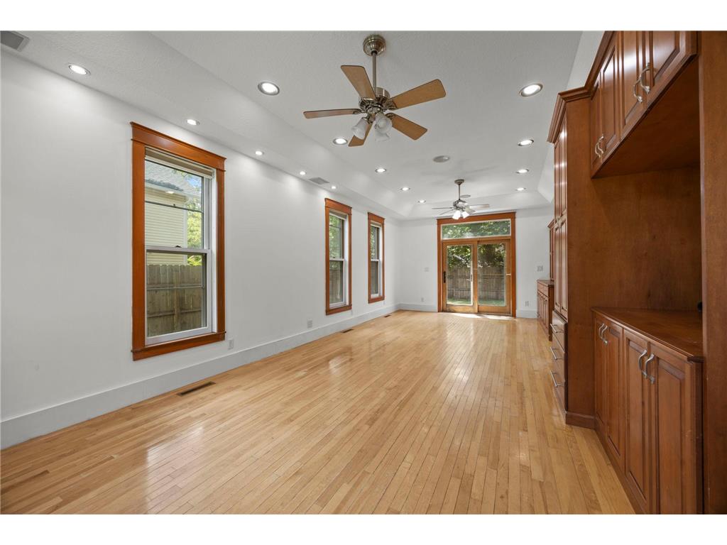 615 1st Street NW Faribault MN 55021 7084449 image2