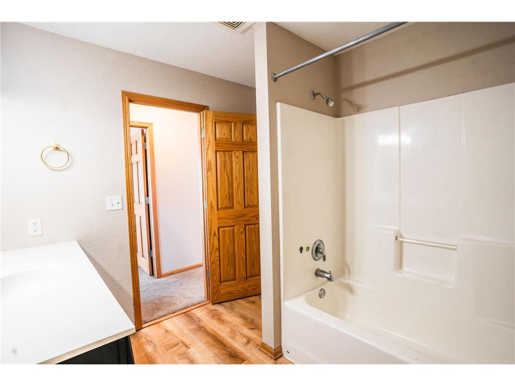 615 5th St NE Plainview MN 55964 6824838 image14