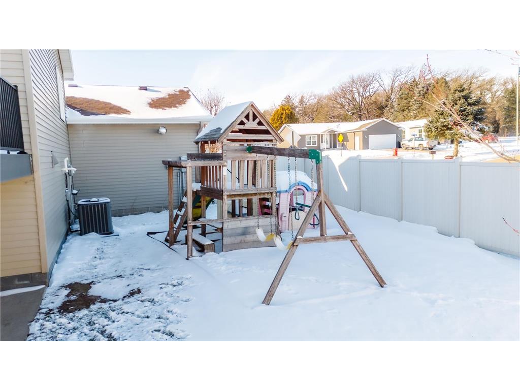 615 5th St NE Plainview MN 55964 6824838 image25