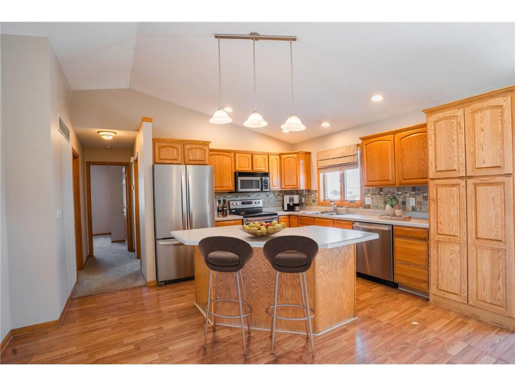 615 5th St NE Plainview MN 55964 6824838 image3