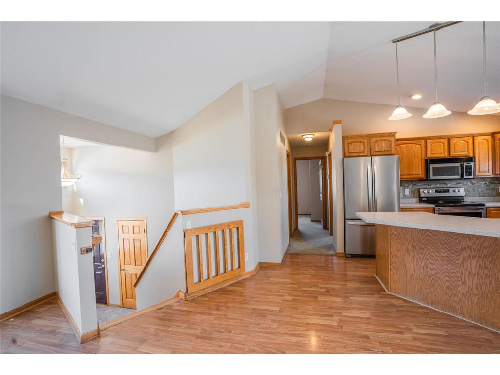 615 5th St NE Plainview MN 55964 6824838 image4