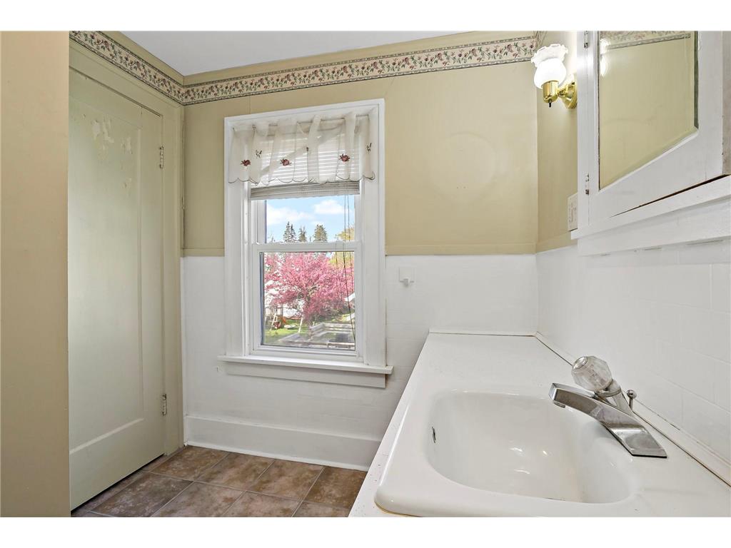 615 7th Street Kenyon MN 55946 7033312 image31