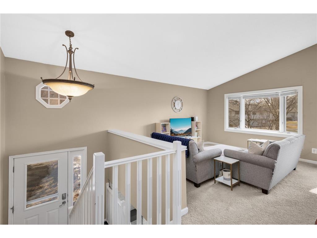 615 Evergreen Drive Burnsville MN 55337 7024634 image3