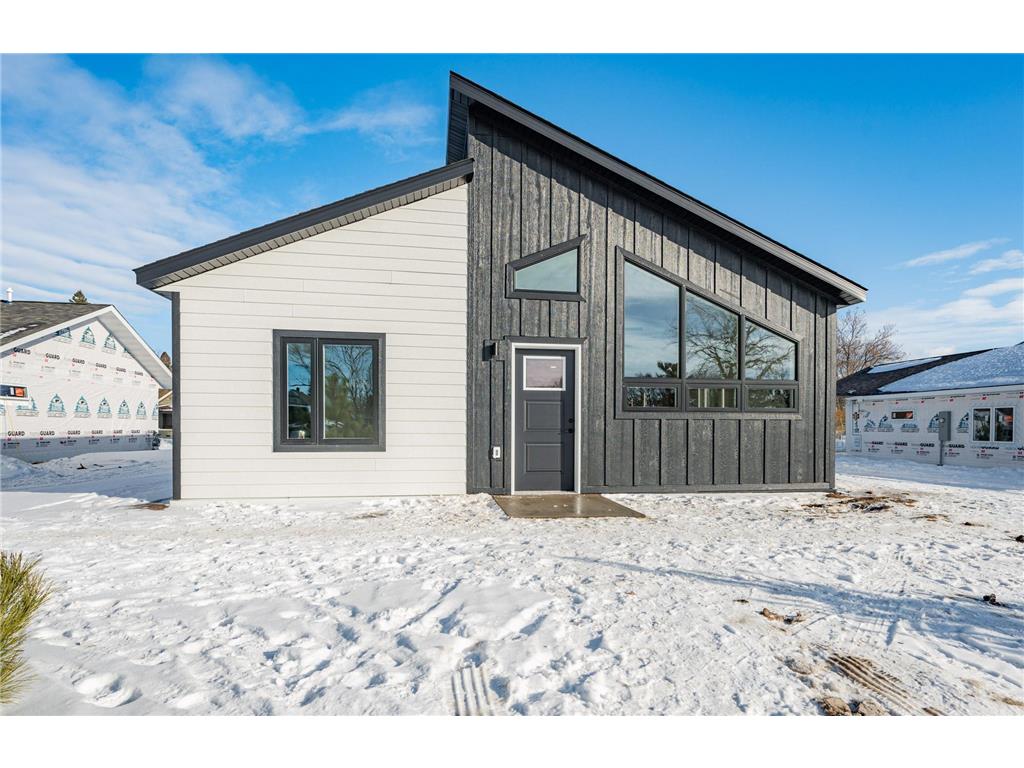 615 NW 7th Avenue Grand Rapids MN 55744 7012702 image1