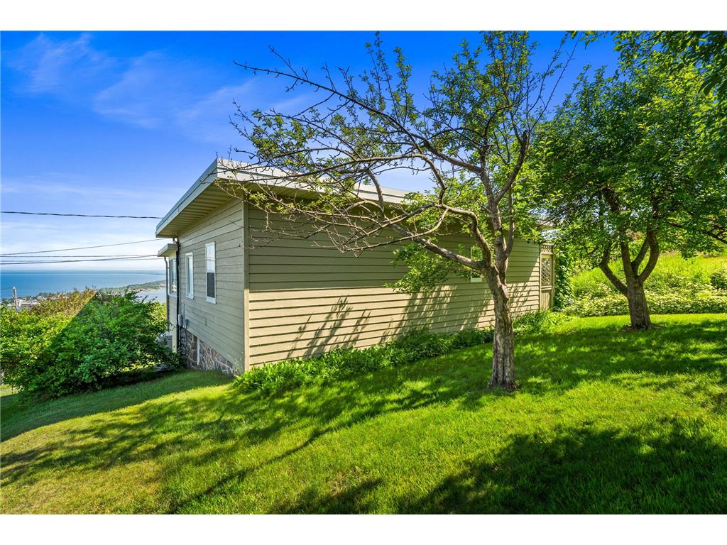 615 W 6th Street Duluth MN 55806 7105828 image17